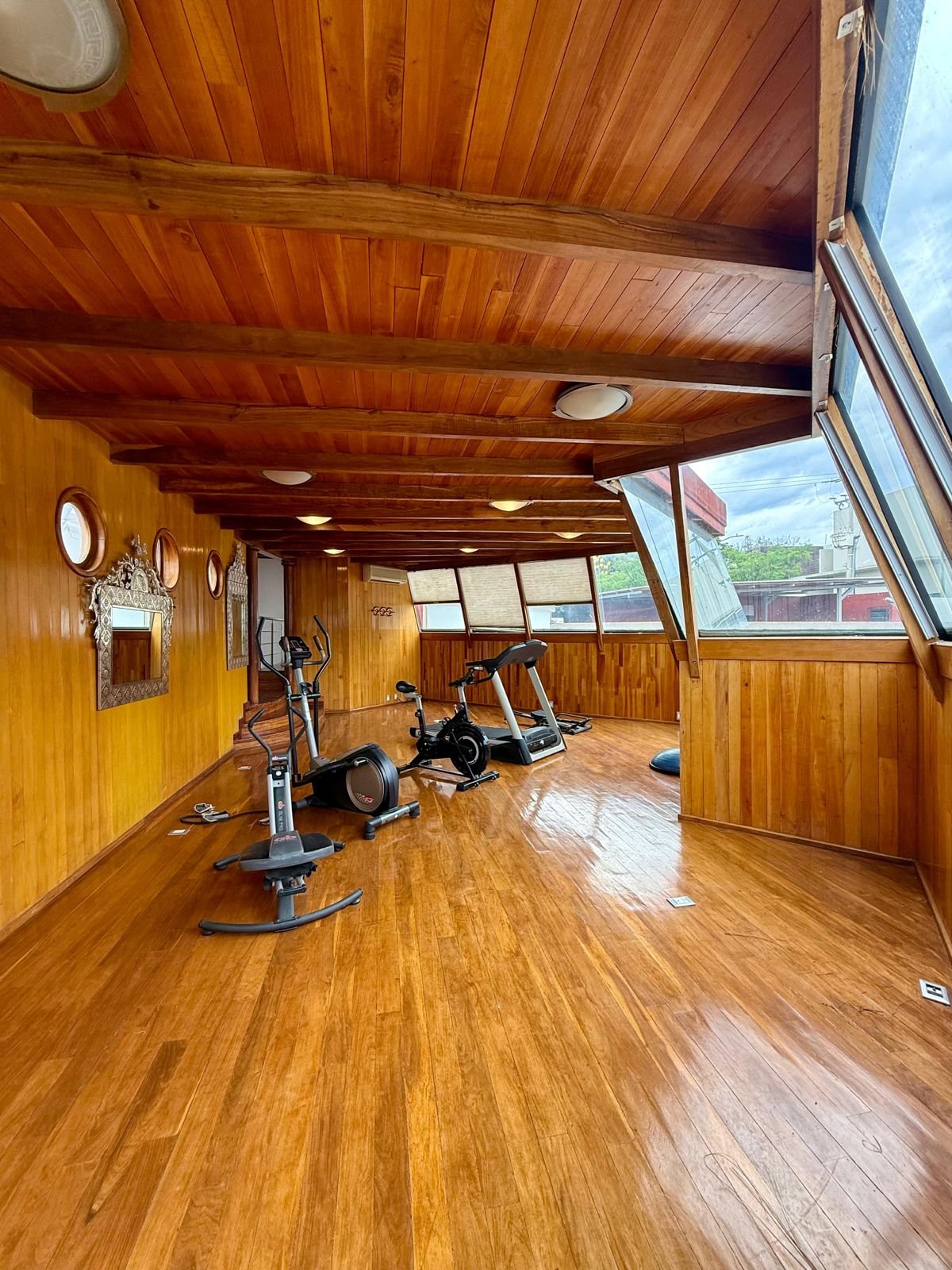 RESIDENCE IN PUENTE DE PIEDRA