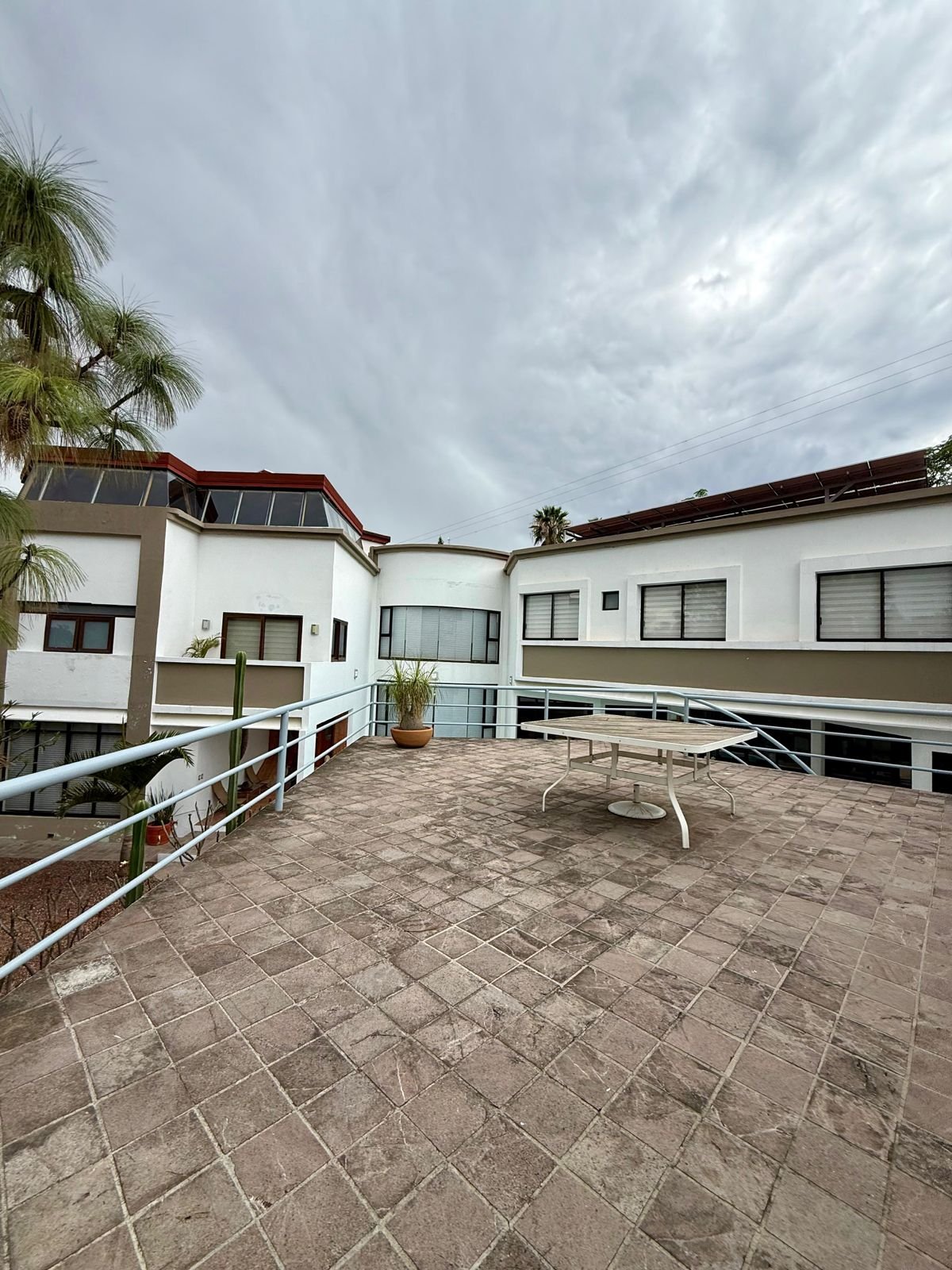 RESIDENCE IN PUENTE DE PIEDRA