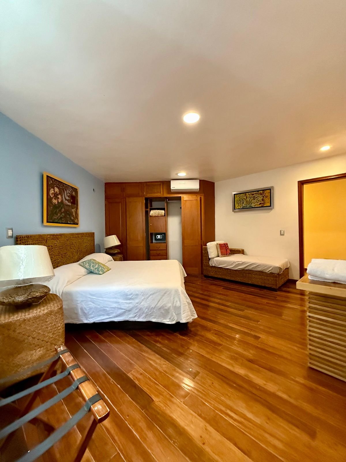 RESIDENCE IN PUENTE DE PIEDRA