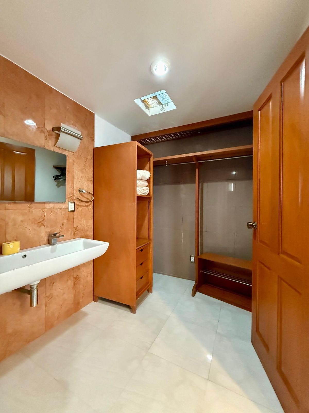 RESIDENCE IN PUENTE DE PIEDRA
