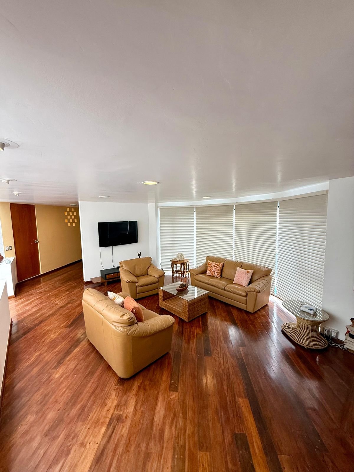 RESIDENCE IN PUENTE DE PIEDRA
