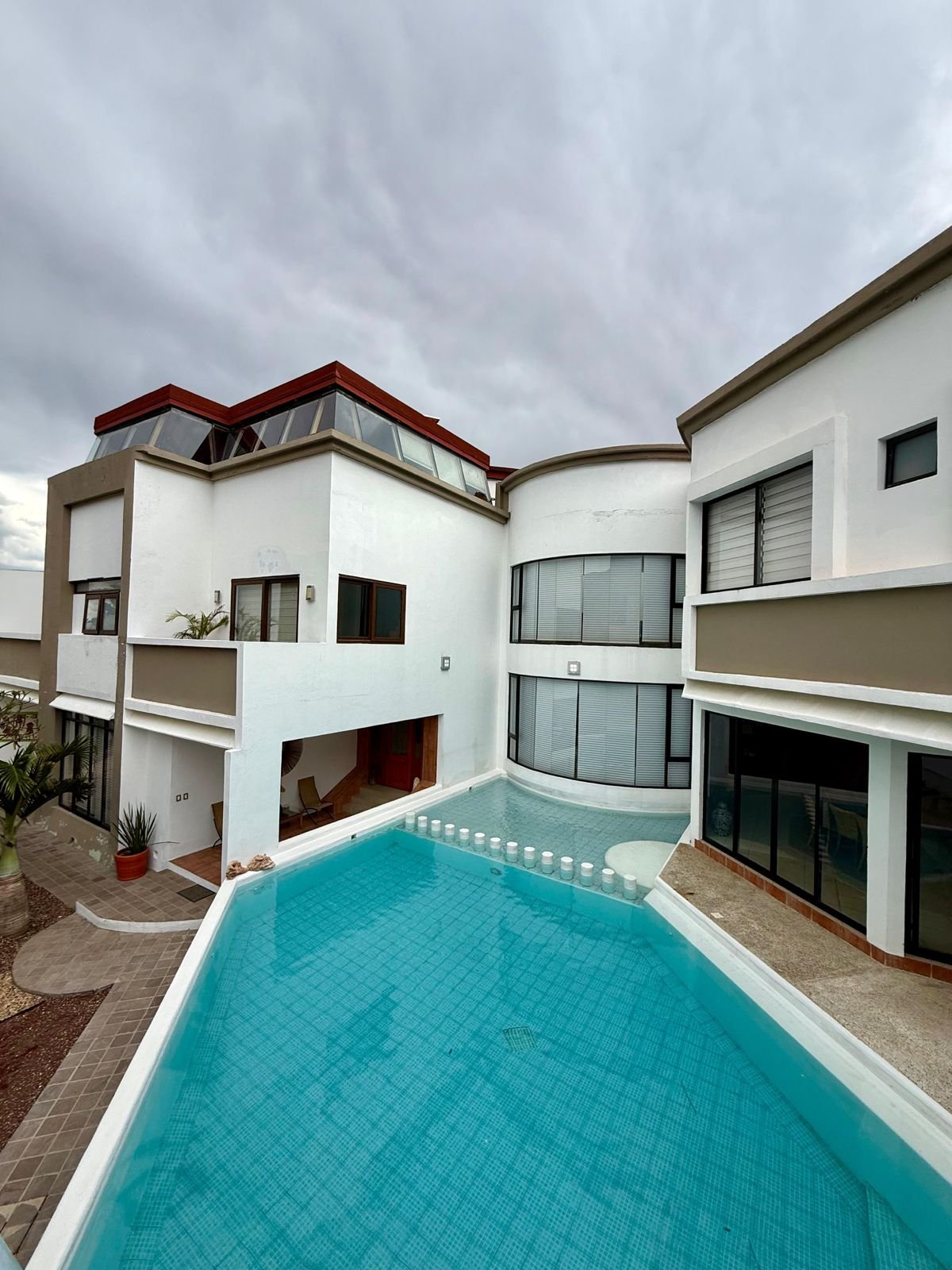 RESIDENCE IN PUENTE DE PIEDRA