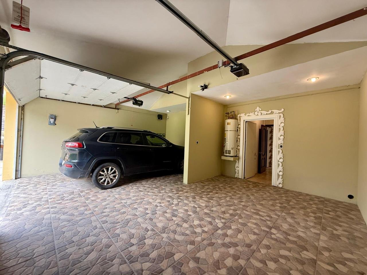 UNFURNISHED HOUSE FOR RENT IN A PRIVATE GATED COMMUNITY