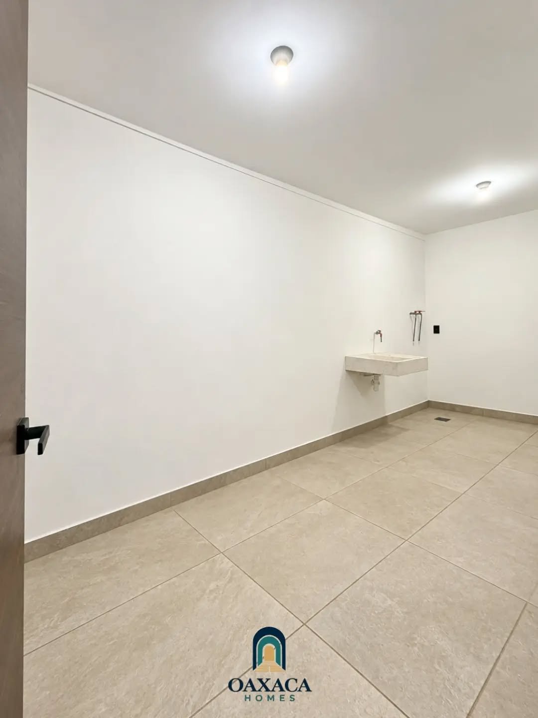 CASA EN VENTA EN RESIDENCIAL LA ENCANTADA