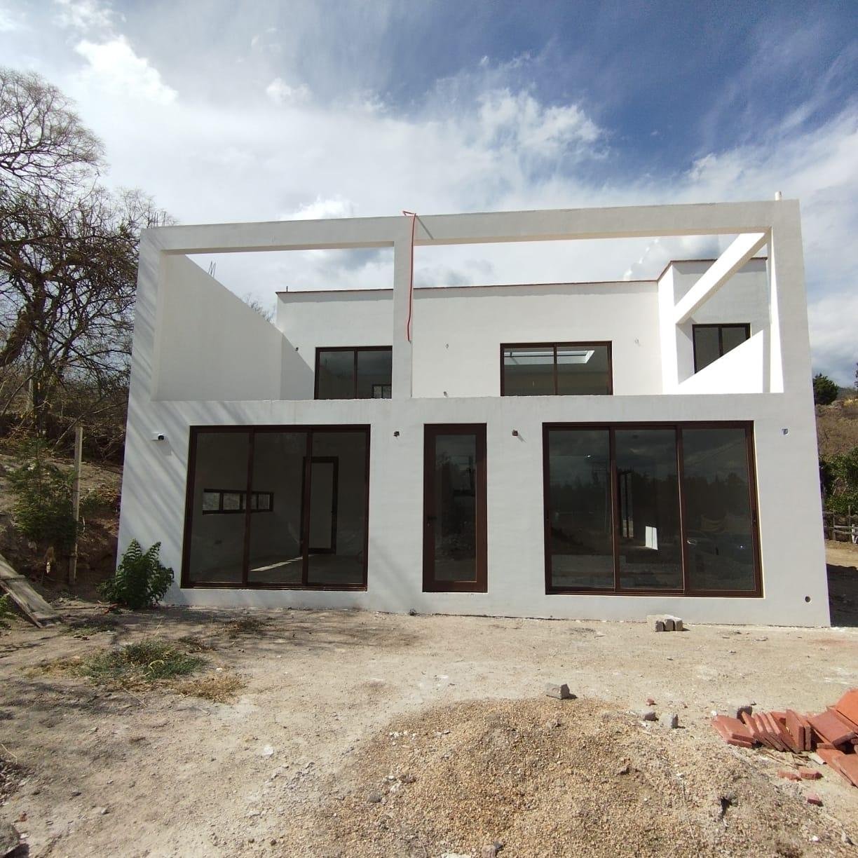 CASA EN VENTA EN HUAYAPAM